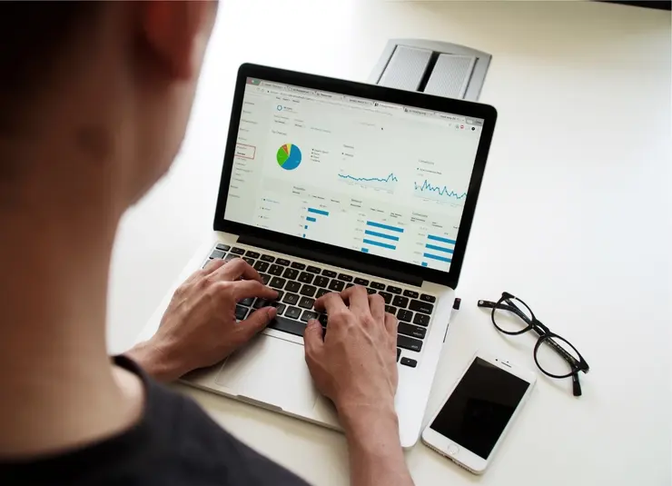 BuiltWith vs Koala Inspector: Choosing the Right Tool for eCommerce Competitor Analysis